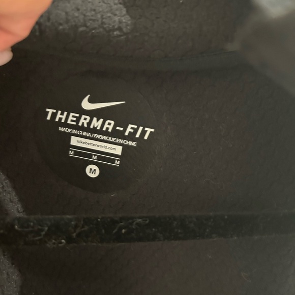 Nike Woman’s DryFit Thermal Vest - Picture 4 of 4